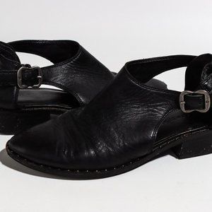 Lucky Brand Pointy Toe Ankle Boot Size 9 Black Leather Cut-Out Studded Flat Heel